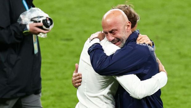
	Imaginile care au marcat EURO 2020! De la colegi la Sampdoria la lacrimile succesului alături de Roberto Mancini, cu naționala Italiei&nbsp;
