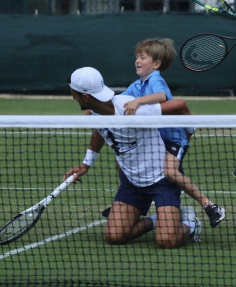 Fiul lui Novak Djokovic impresionează pe terenul de tenis, încă de la 8 ani: cum juca tatăl său la 4 ani _1