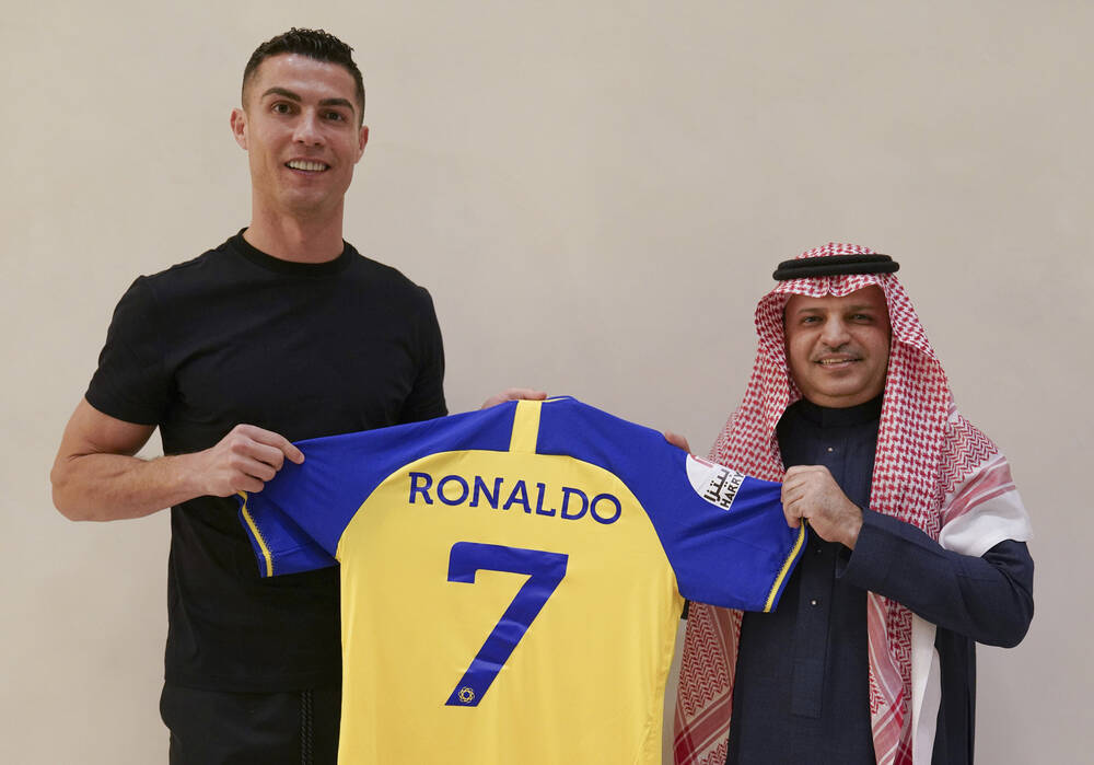 Cristiano Ronaldo și-a vândut un Balon de Aur! Suma obținută este uriașă_7