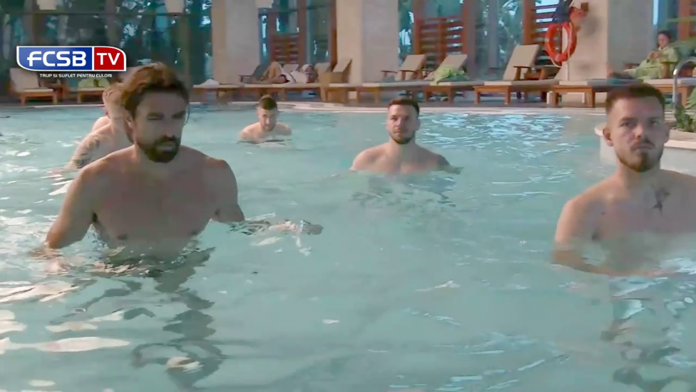 Să tot mergi în Antalya! FCSB, antrenament direct în piscină: jucătorii au făcut cel mai lung 'trenuleț' în apă_20