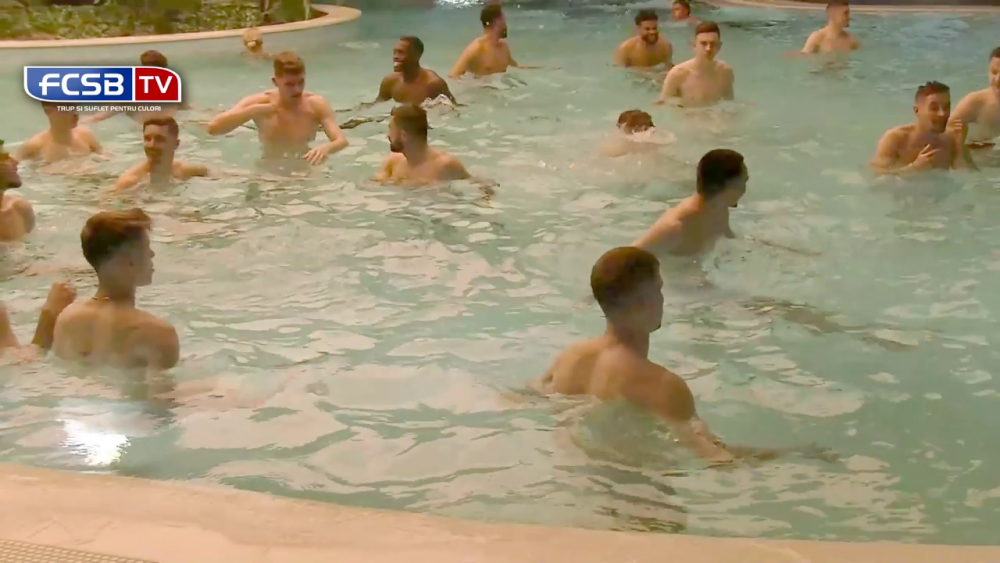 Să tot mergi în Antalya! FCSB, antrenament direct în piscină: jucătorii au făcut cel mai lung 'trenuleț' în apă_3