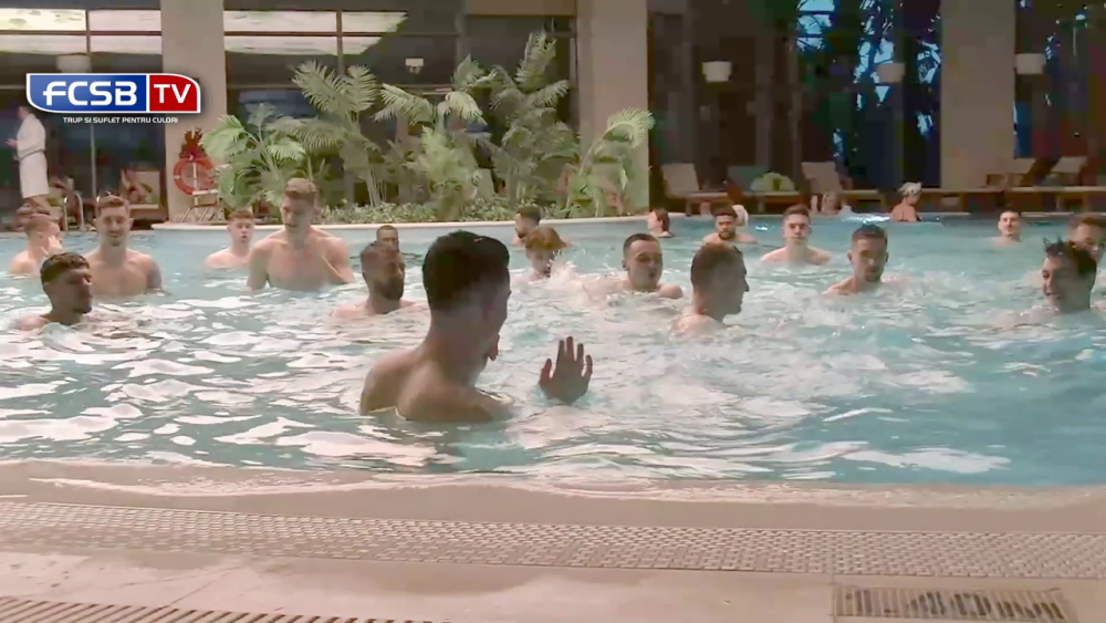 Să tot mergi în Antalya! FCSB, antrenament direct în piscină: jucătorii au făcut cel mai lung 'trenuleț' în apă_39