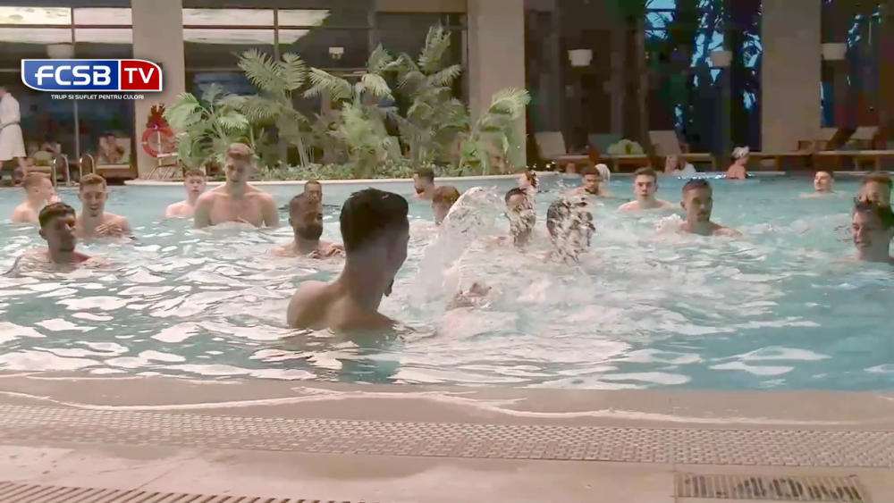 Să tot mergi în Antalya! FCSB, antrenament direct în piscină: jucătorii au făcut cel mai lung 'trenuleț' în apă_40