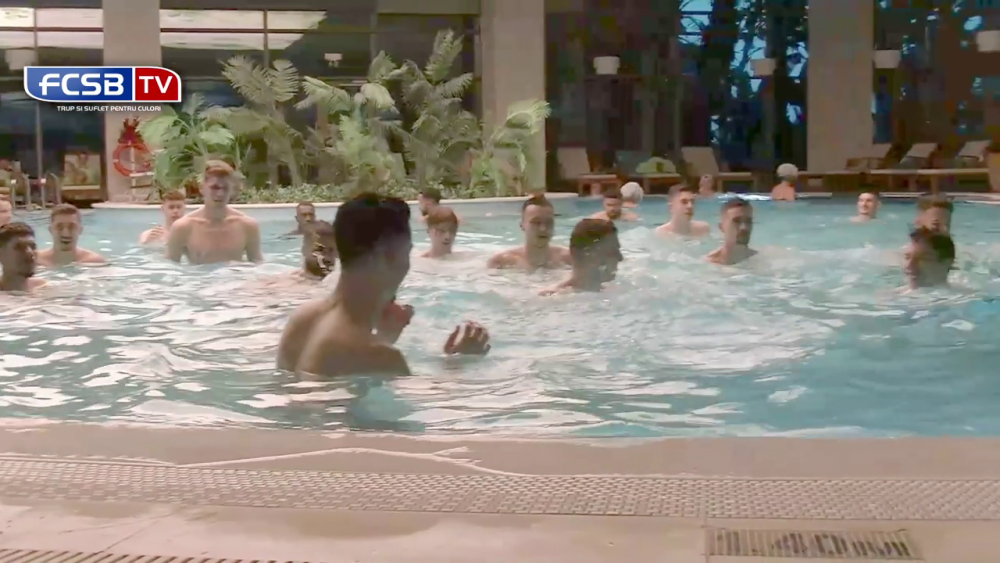 Să tot mergi în Antalya! FCSB, antrenament direct în piscină: jucătorii au făcut cel mai lung 'trenuleț' în apă_41