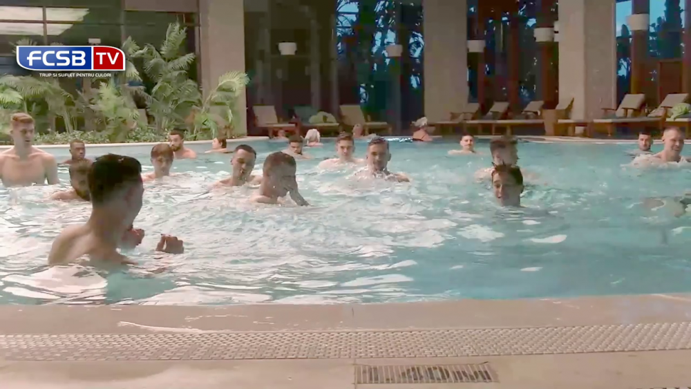Să tot mergi în Antalya! FCSB, antrenament direct în piscină: jucătorii au făcut cel mai lung 'trenuleț' în apă_44