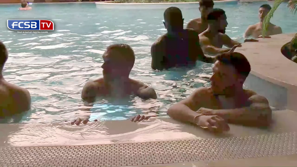 Să tot mergi în Antalya! FCSB, antrenament direct în piscină: jucătorii au făcut cel mai lung 'trenuleț' în apă_45