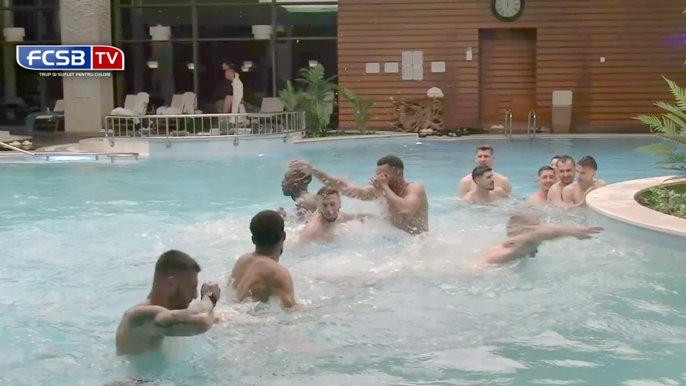 Să tot mergi în Antalya! FCSB, antrenament direct în piscină: jucătorii au făcut cel mai lung 'trenuleț' în apă_60