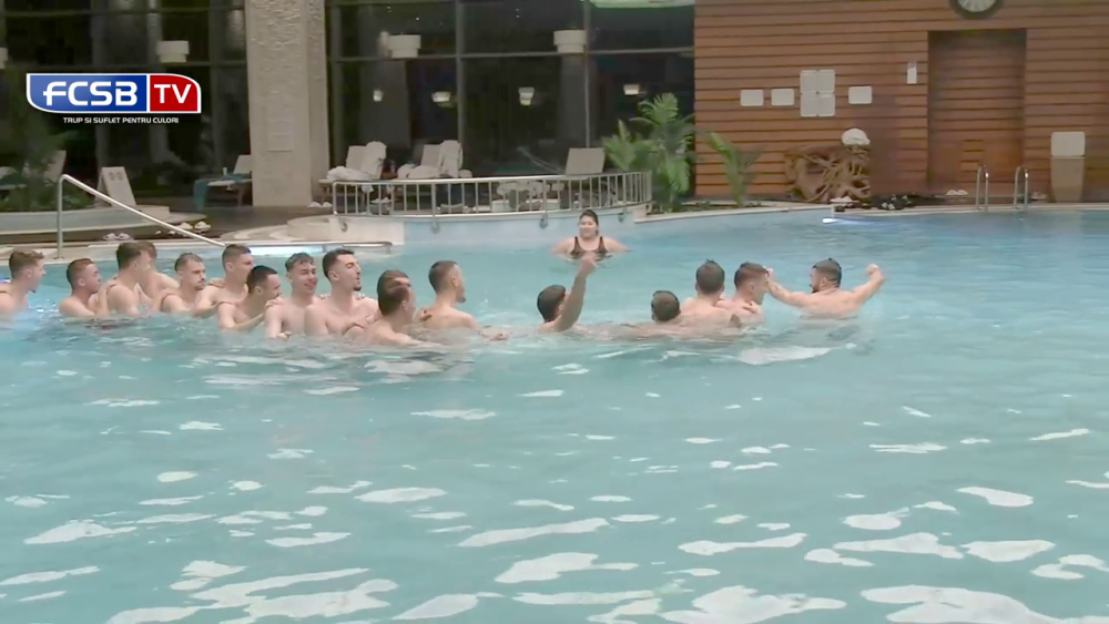 Să tot mergi în Antalya! FCSB, antrenament direct în piscină: jucătorii au făcut cel mai lung 'trenuleț' în apă_70