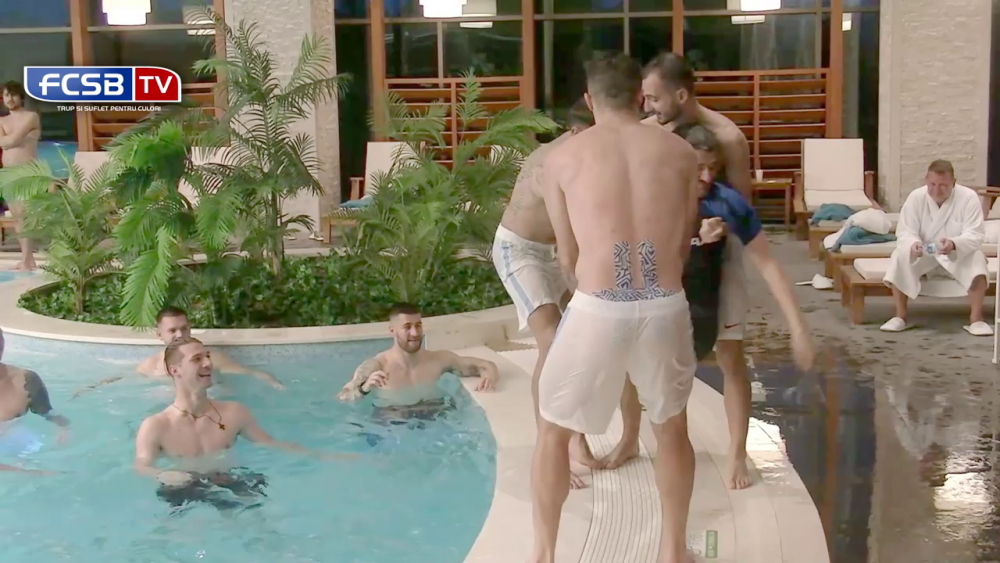 Să tot mergi în Antalya! FCSB, antrenament direct în piscină: jucătorii au făcut cel mai lung 'trenuleț' în apă_73