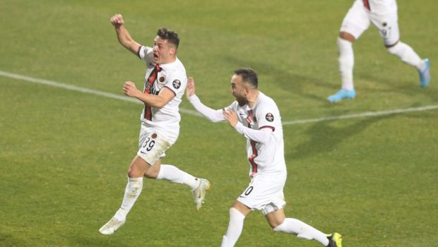 
	Gabi Torje a debutat cu gol în primul meci jucat la noua sa echipă, ultima în clasamentul ligii secunde din Turcia&nbsp;
