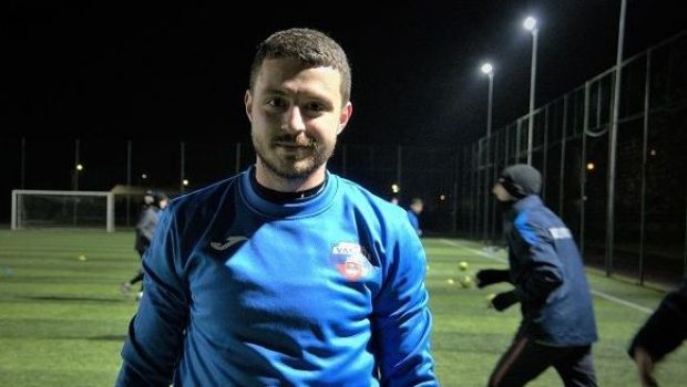 
	Campion în Liga 1 alături de Răzvan Marin sau Florinel Coman, transferat lângă un fost fotbalist de la FCSB în Liga 4!
