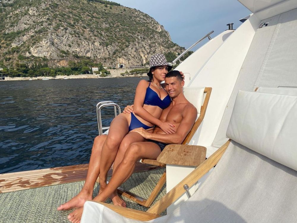 "Cină cu iubirea mea". Georgina Rodriguez și Cristiano Ronaldo, ieșire romantică într-un decor de vis: cum s-a îmbrăcat vedeta_15