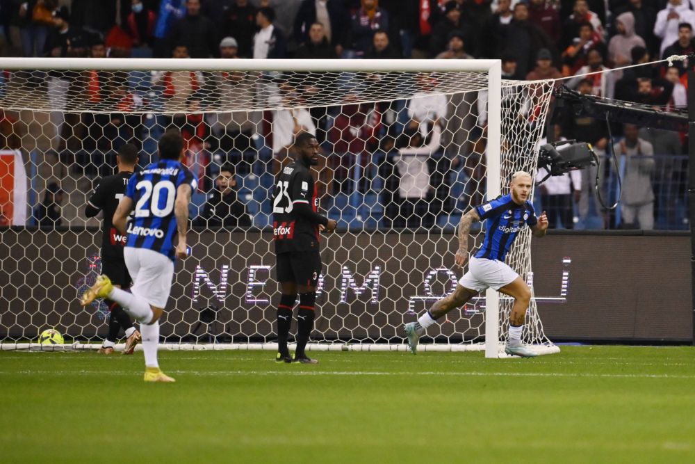 Peste 50.000 de spectatori l-au văzut pe Ciprian Tătărușanu încasând trei goluri. Inter - AC Milan, dezastru total pentru „rossoneri”_5