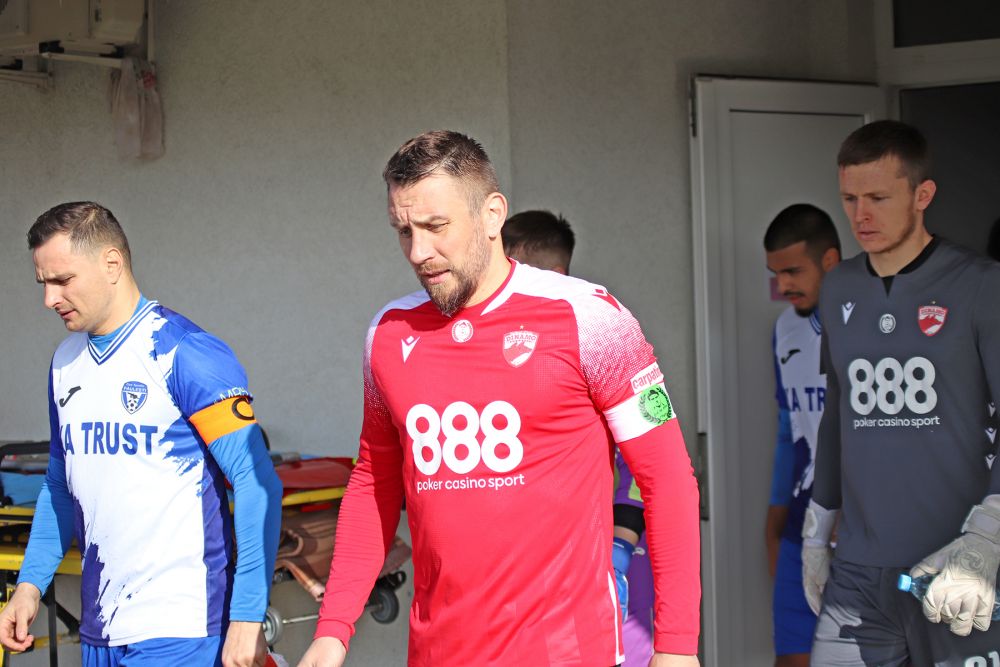 Dinamo nu a reușit să treacă de echipa lui Vali Lazăr în primul meci al anului! A debutat unul dintre ”gemenii golului”_17