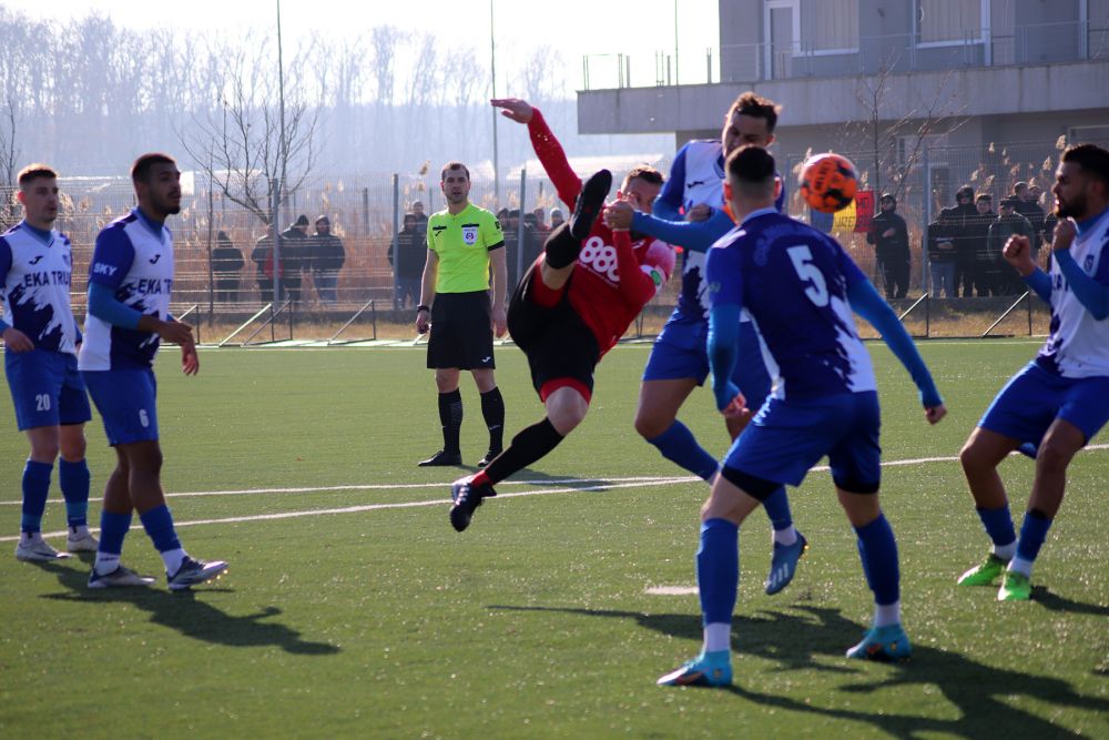 Dinamo nu a reușit să treacă de echipa lui Vali Lazăr în primul meci al anului! A debutat unul dintre ”gemenii golului”_34