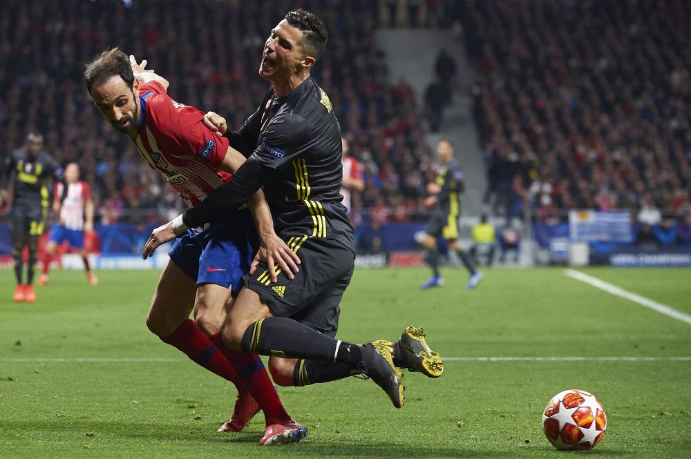 "L-am lovit și nu a căzut!" Diego Godin, întrebat cine i-a fost adversarul mai dificil: Messi sau Ronaldo?_3