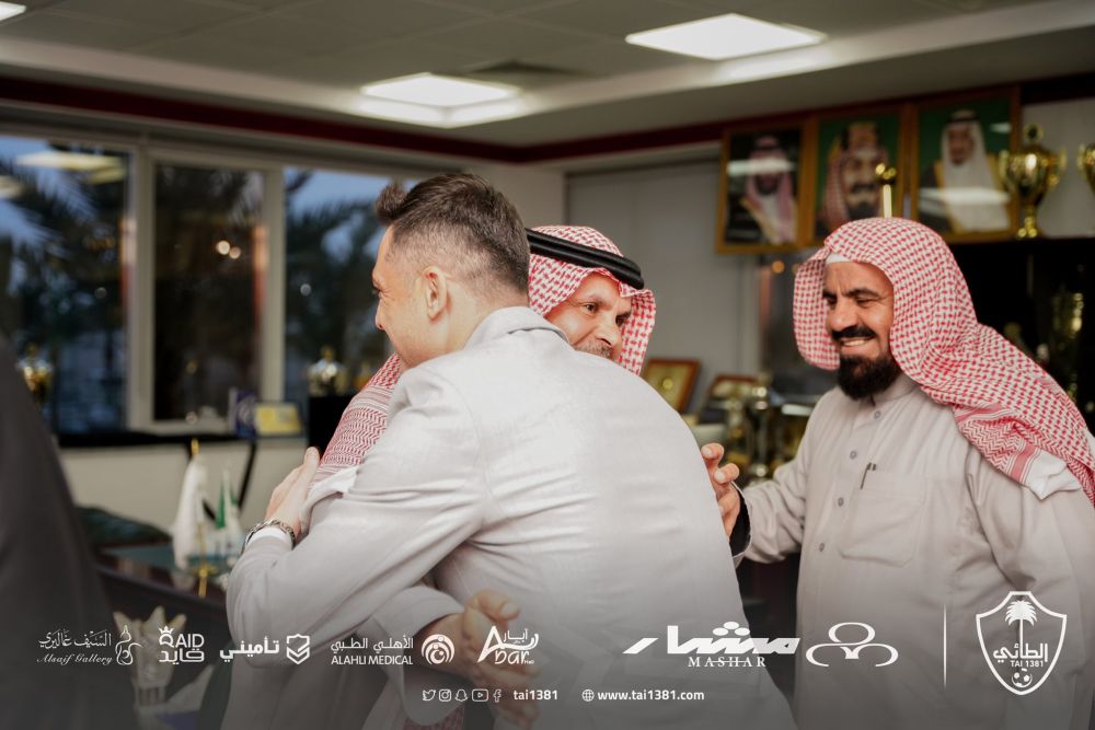 Mirel Rădoi a ajuns în Arabia Saudită și a condus deja primul antrenament! Imaginile publicate de Al-Tai_4