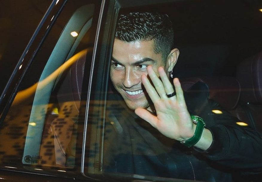 Cristiano Ronaldo are Arabia Saudită la picioare! A primit cadou un ceas de 780.000 de dolari pentru că a semnat cu Al-Nassr_1