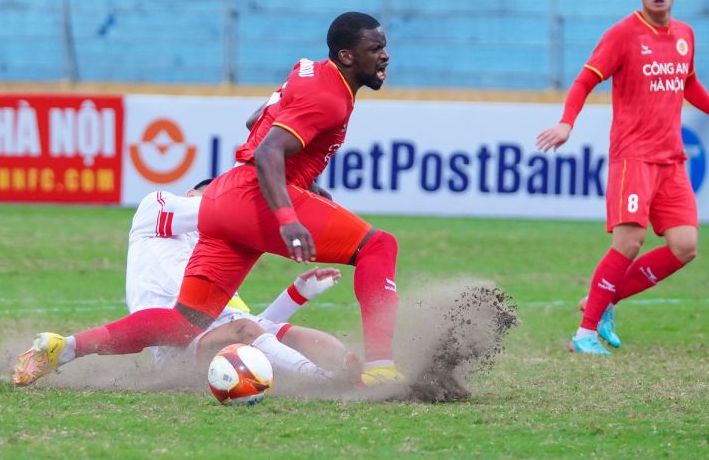 Juvhel Tsoumou, fostul atacant de la FCSB, a înscris primul gol la noua sa echipă! Cum a dansat alături de localnici_14