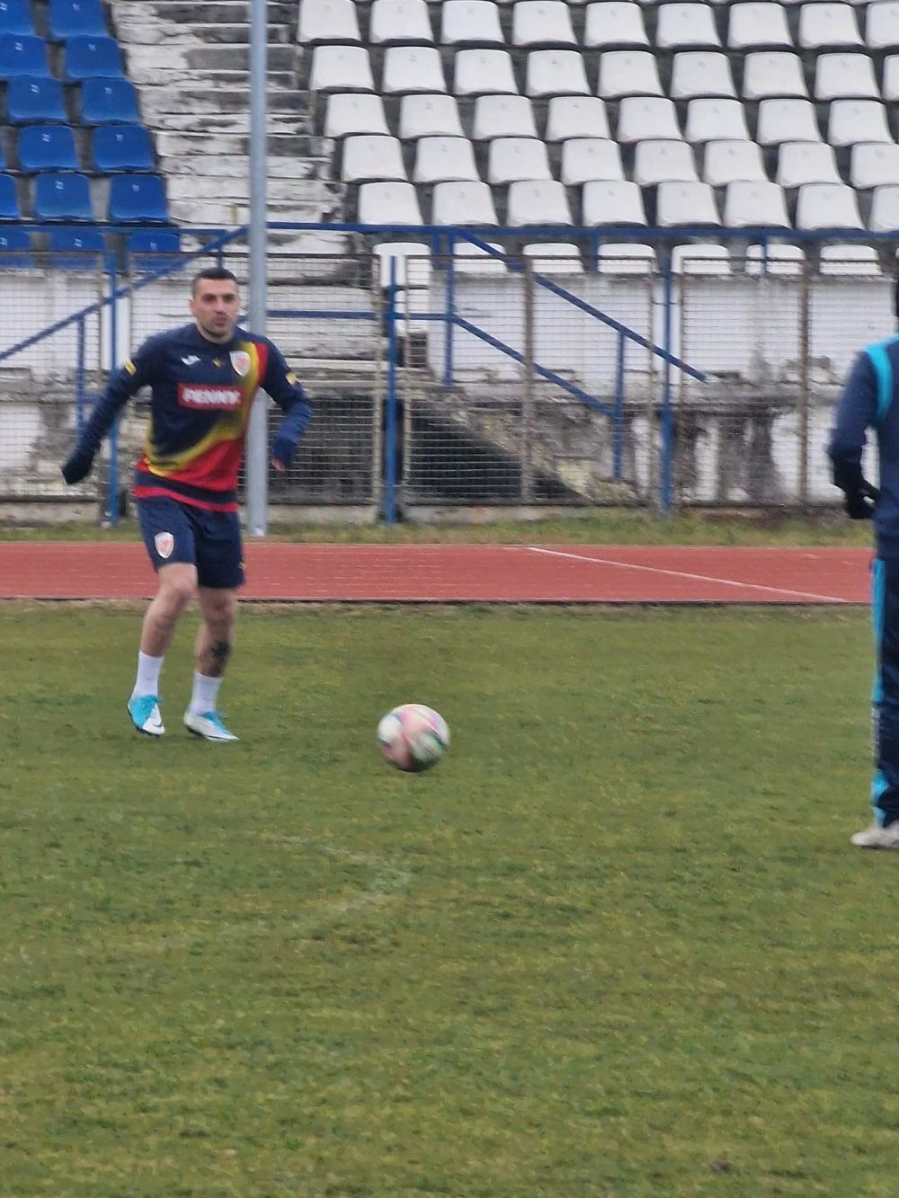 ”Surpriză!” Nicolae Stanciu a revenit pe meleagurile provinciale. Cu ce echipă din România s-a antrenat fotbalistul_6