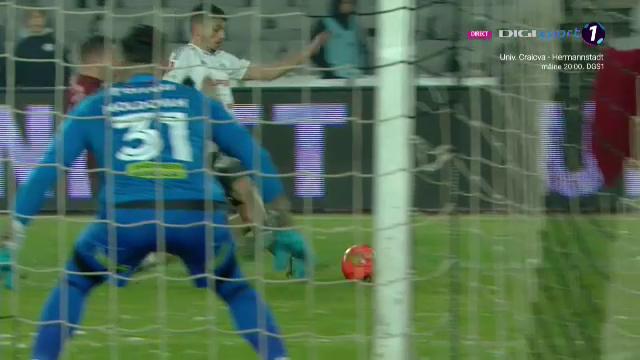 A fost sau nu penalty!? Fotbaliștii lui U Cluj au cerut lovitură de la 11 metri, dar „centralul” Barbu n-a dat nimic_3