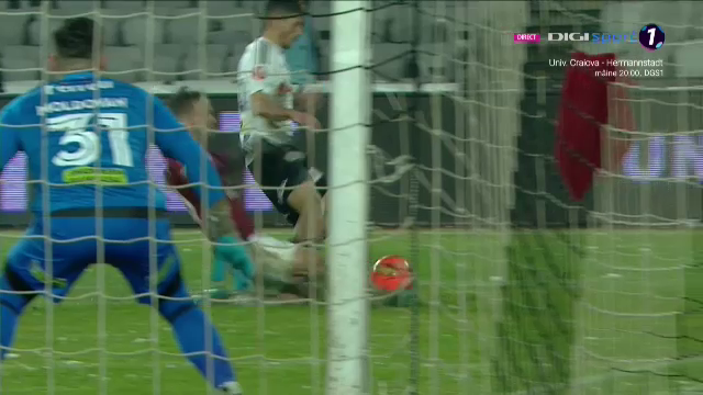 A fost sau nu penalty!? Fotbaliștii lui U Cluj au cerut lovitură de la 11 metri, dar „centralul” Barbu n-a dat nimic_6
