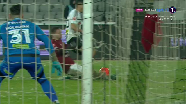 A fost sau nu penalty!? Fotbaliștii lui U Cluj au cerut lovitură de la 11 metri, dar „centralul” Barbu n-a dat nimic_7