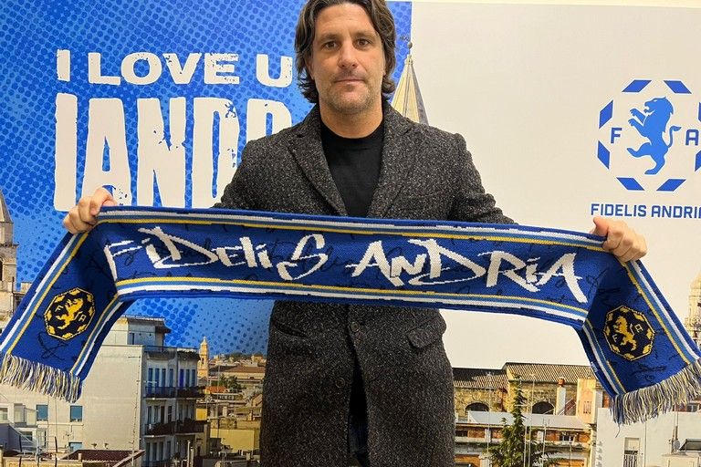 Fostul fotbalist argentinian al lui Dinamo l-a transferat la echipa sa din Italia pe românul Claudiu Micovschi!_1