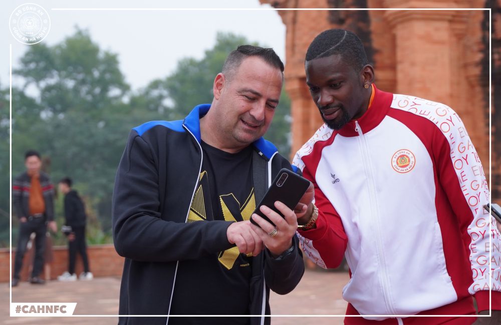 Juvhel Tsoumou, fostul vârf al lui FCSB, a înscris un hat-trick în 13 minute la debutul oficial pentru noua sa echipă! ”Are clasă”_26