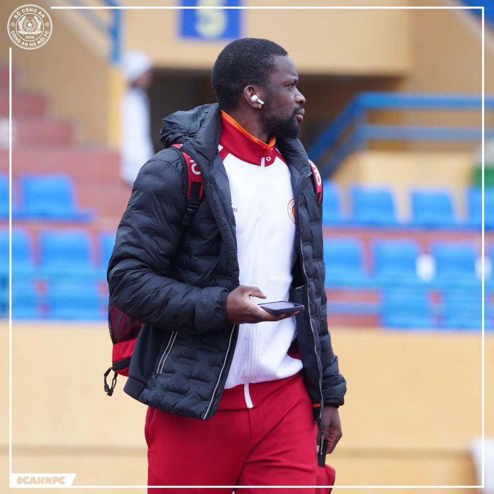 Juvhel Tsoumou, fostul vârf al lui FCSB, a înscris un hat-trick în 13 minute la debutul oficial pentru noua sa echipă! ”Are clasă”_34