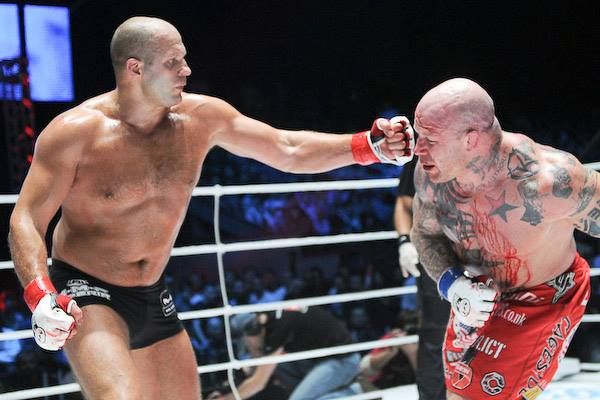 Un monstru sacru al MMA s-a retras din activitate cu o înfrângere. Legendarul luptător rus este consilierul lui Putin_1
