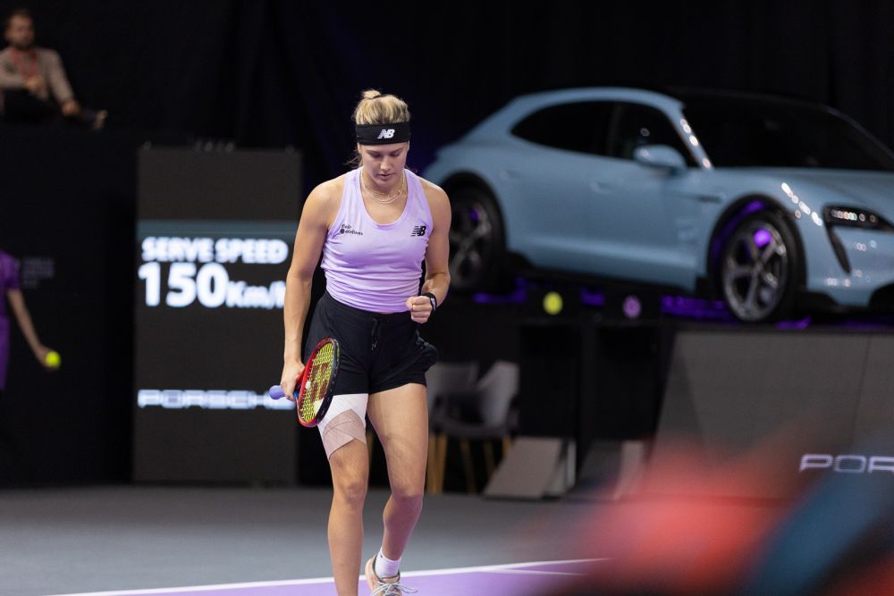 Condiție fizică dusă la nivel de artă: cum s-a pozat Eugenie Bouchard pe terenul de tenis _15