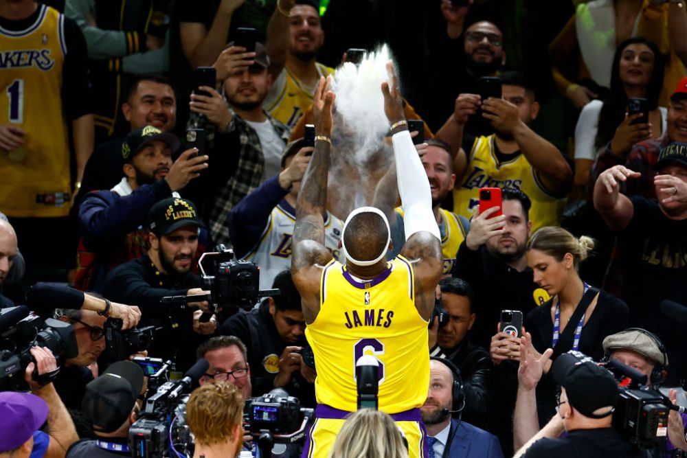 LeBron James, o nouă filă de istorie! A devenit cel mai bun marcator din istoria NBA! Imagini emoționante cu starul lui LA Lakers_6