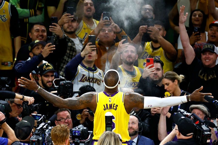 LeBron James, o nouă filă de istorie! A devenit cel mai bun marcator din istoria NBA! Imagini emoționante cu starul lui LA Lakers_7