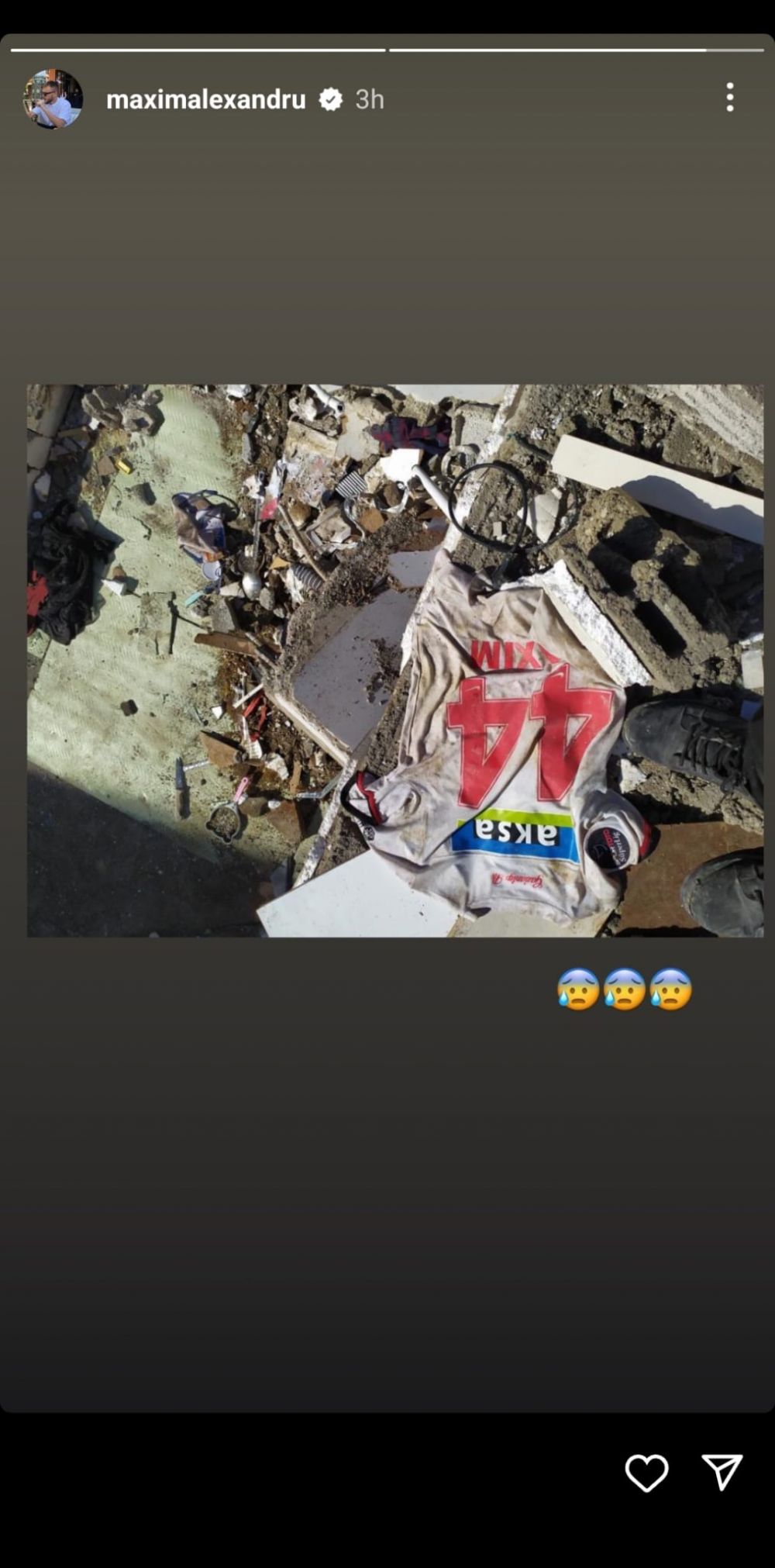 Imagine zguduitoare din Turcia! Tricoul lui Alex Maxim, găsit sub dărâmăturile provocate de cutremur _1