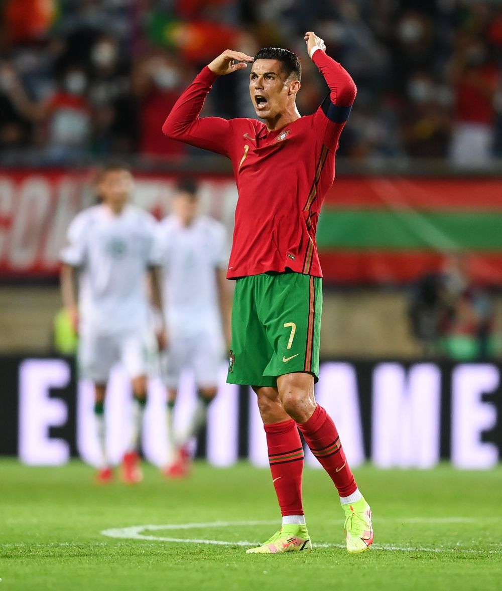 Care 38 de ani?! Cristiano Ronaldo și-a etalat pătrățelele după ce a înscris patru goluri pentru Al-Nassr _37