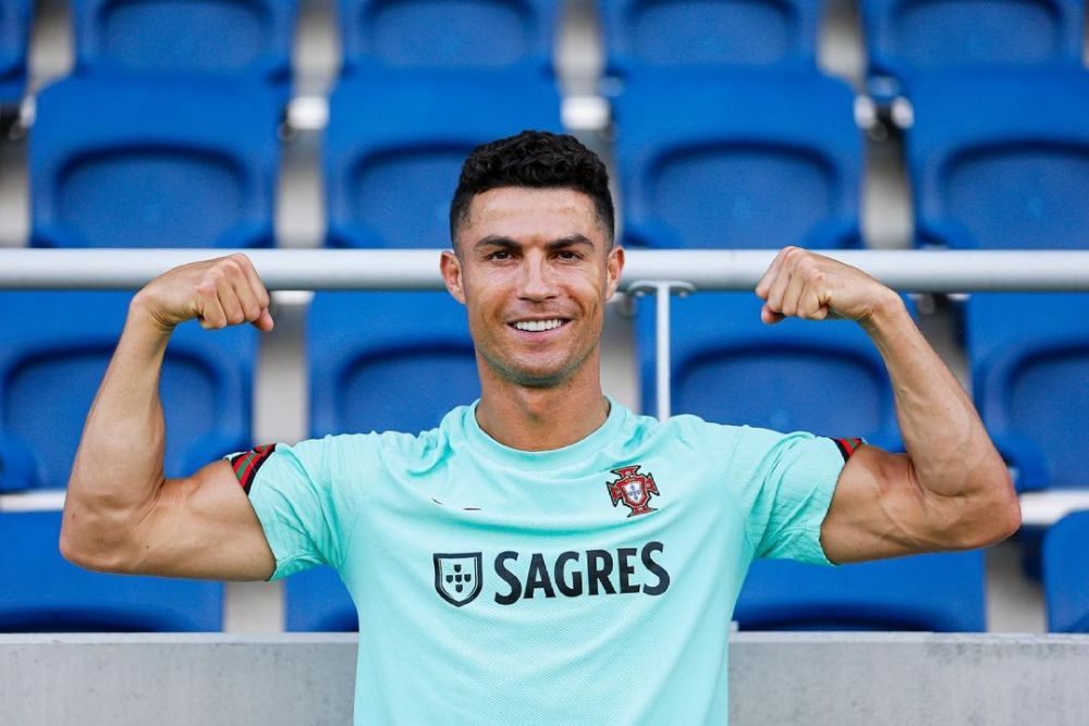 Care 38 de ani?! Cristiano Ronaldo și-a etalat pătrățelele după ce a înscris patru goluri pentru Al-Nassr _6
