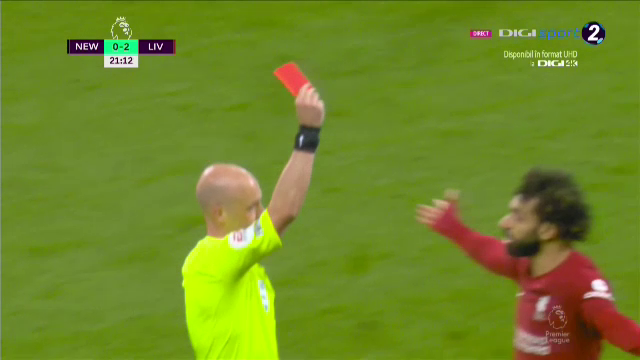 Ce-a fost în capul lui?! Arbitrul i-a arătat direct cartonașul roșu portarului de la Newcastle în meciul cu Liverpool_23