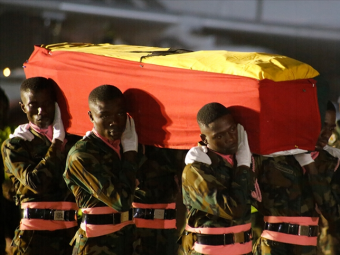 Trupul neînsufleţit al fotbalistului Christian Atsu a fost repatriat în Ghana cu onoruri militare