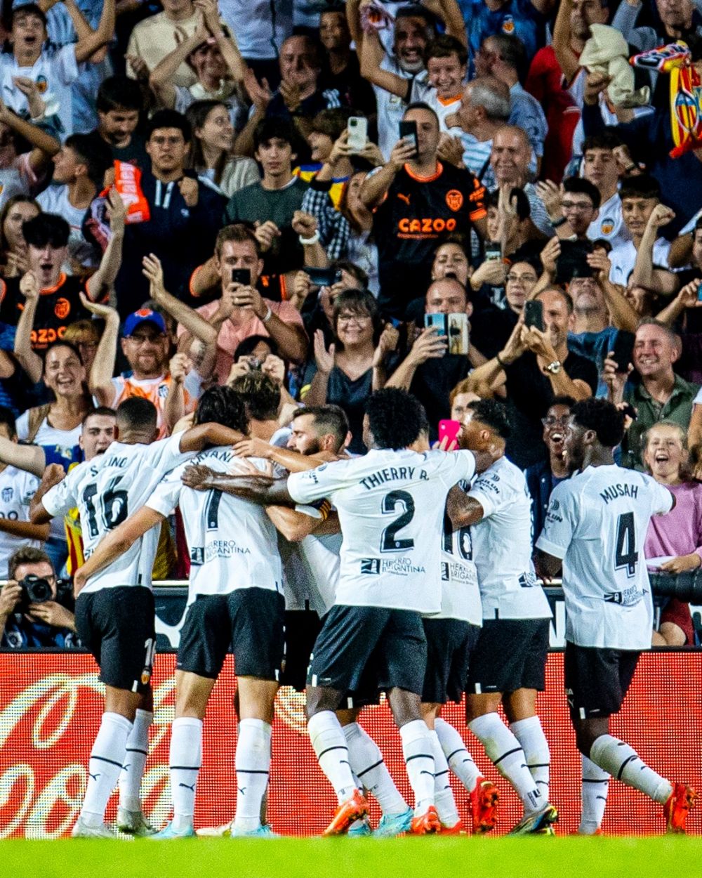 Dezastru la Valencia! Echipa a ajuns la șase înfrângeri consecutive și fanii îi cer patronului să plece_1