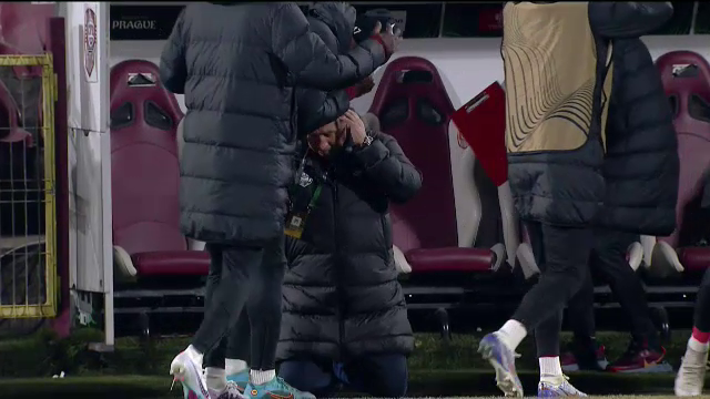 Dan Petrescu, în genunchi! Antrenorul lui CFR Cluj, exasperat după ratarea lui Krasniqi_8