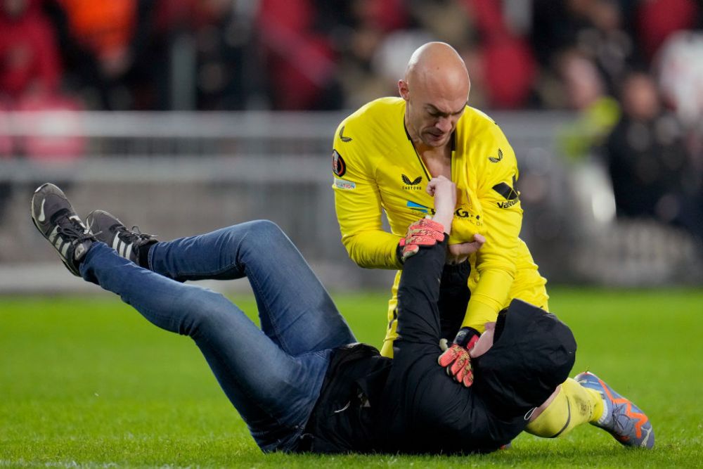 Ce a declarat Marko Dmitrovic, portarul atacat în timpul meciului de un suporter al lui PSV, după incidentul violent _1