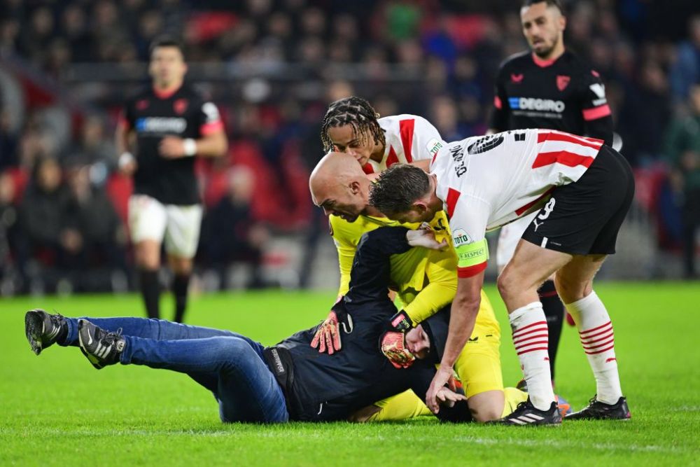 Ce a declarat Marko Dmitrovic, portarul atacat în timpul meciului de un suporter al lui PSV, după incidentul violent _5