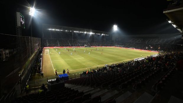 
	Reacția oficialilor lui CFR Cluj după ce&nbsp;Maurizio Sarri s-a plâns de starea gazonului din Gruia: &quot;Trebuie să găsești justificări&quot;
