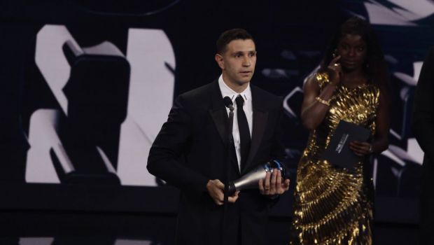 
	Emiliano Martinez, moment emoționant la FIFA The Best: &quot;Idolii mei? Mama și tata&quot;
