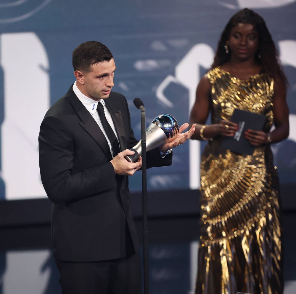 Emiliano Martinez, moment emoționant la FIFA The Best: "Idolii mei? Mama și tata"_8