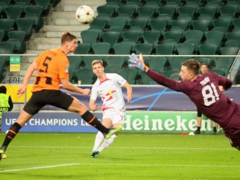 Portarul lui Șahtior Donețk a apărat trei penalty-uri în același meci, dar a primit un gol &rdquo;hazliu&rdquo; după o gafă incredibilă! 