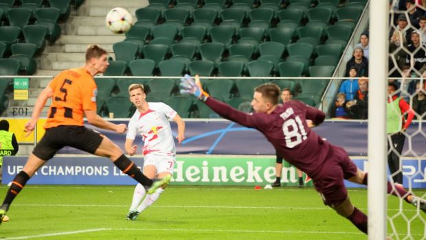 Portarul lui Șahtior Donețk a apărat trei penalty-uri în același meci, dar a primit un gol &rdquo;hazliu&rdquo; după o gafă incredibilă! 