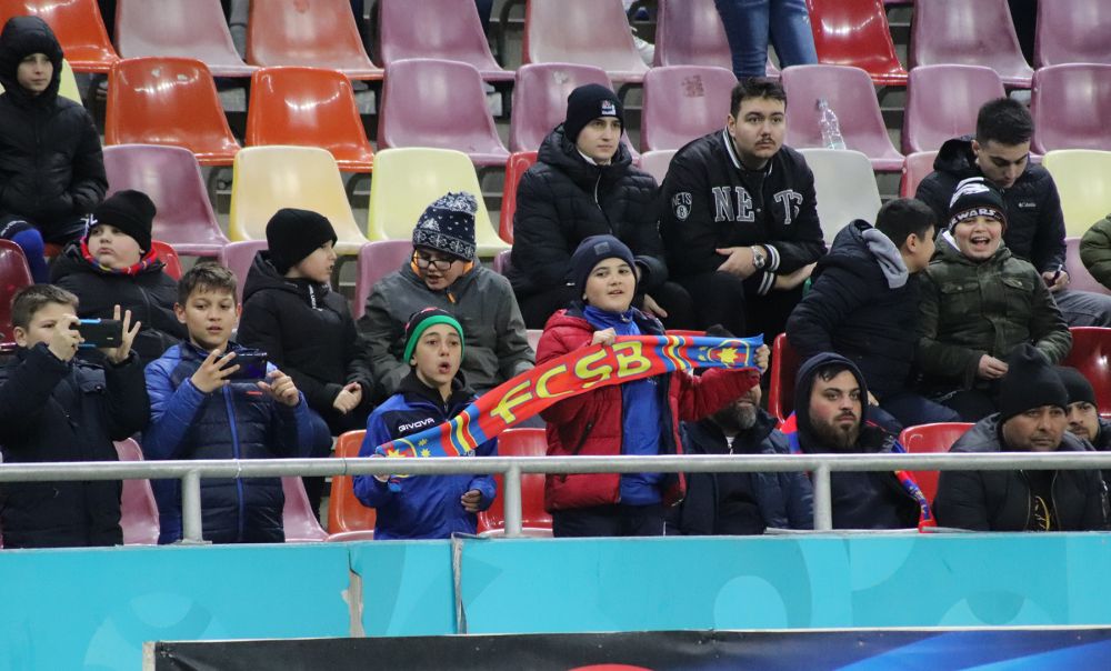 Cele mai tari imagini din prima repriză a meciului FCSB - Petrolul Ploiești_41