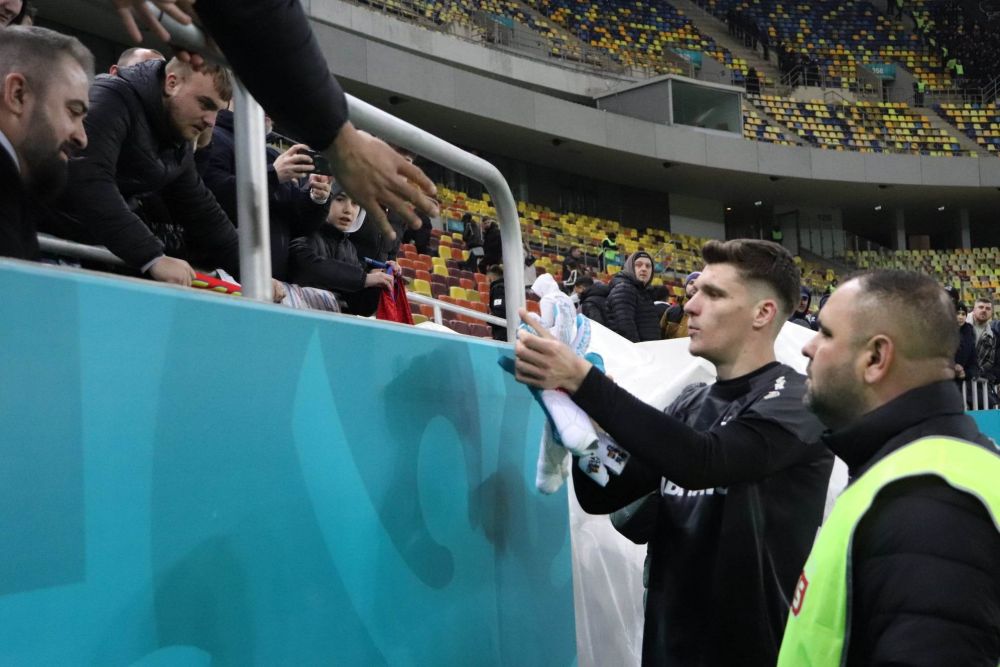 A uitat de Dinamo! Gestul lui Deian Sorescu, imediat după FCSB - Petrolul: ce l-au pus fanii să facă_2